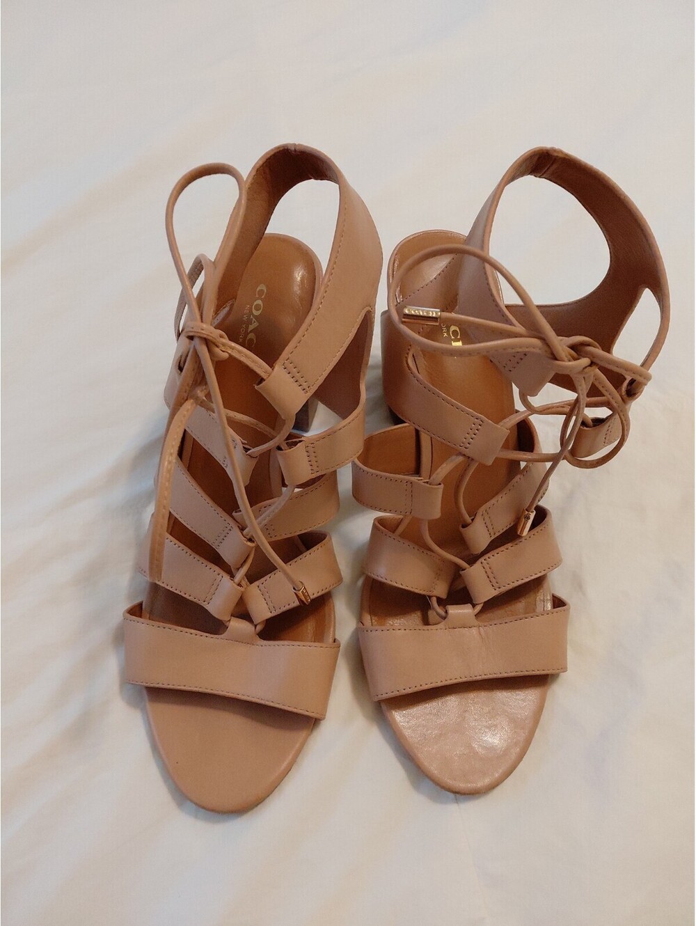 Coach LARISSA Semi Matte Calf Beechwood Size 8 Excellent Condition #212